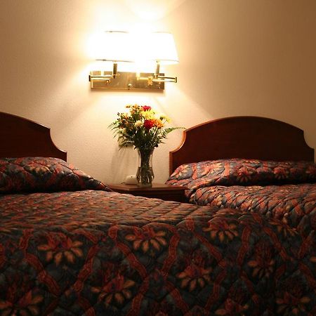 University Inn סידר פולס מראה חיצוני תמונה