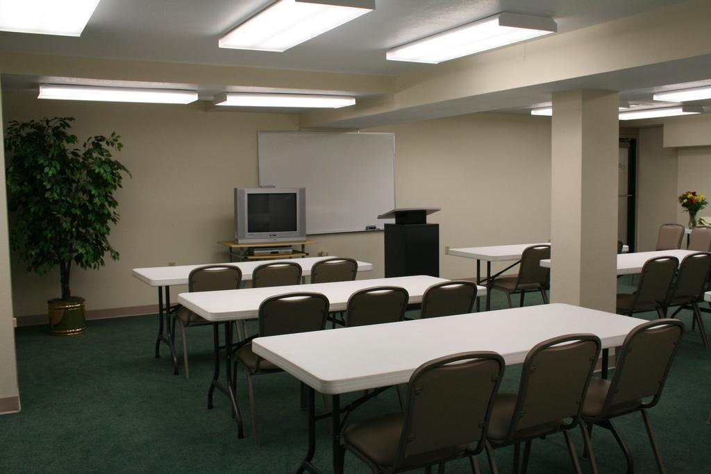 University Inn סידר פולס מראה חיצוני תמונה